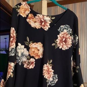 Beautiful bell sleeve dress XL(14/16)
